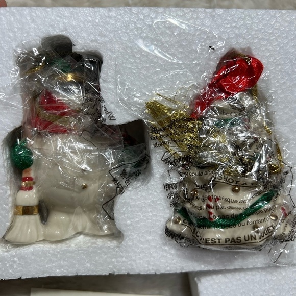 Lenox Holiday Ribbons ornament set 2 - Picture 4 of 8